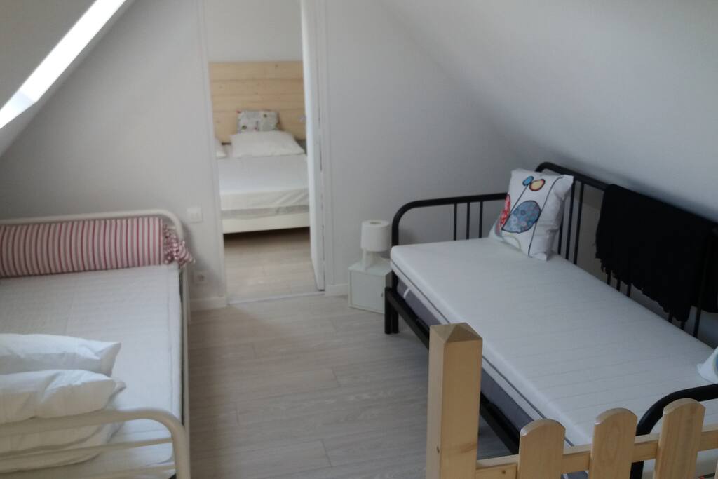 Chambre enfants ou 1 couple