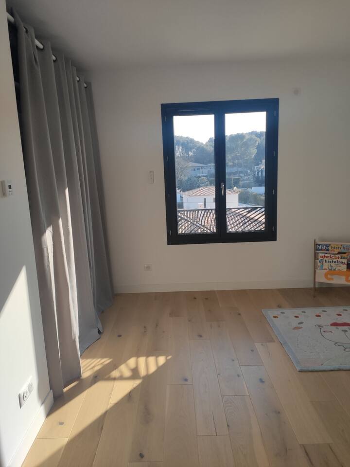 一楼。1号儿童房