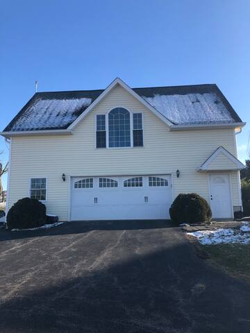Cute Carriage house (Ky Derby 145 special)