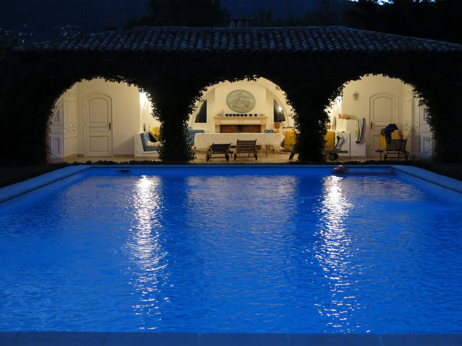 Architecture,Building,Pool,Water,Hotel