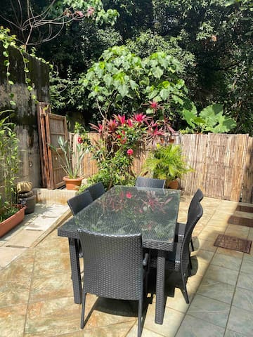 Spacious 4 bedroom Lamma home surrounded by nature gallery image 5