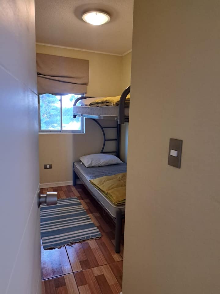 Dormitorio con camarotes