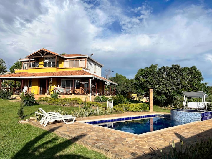 House with Pool and Jacuzzi near Acapulco