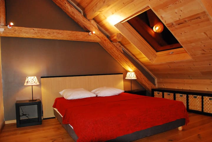 4. spavaća soba pod krovom s krevetom 160.