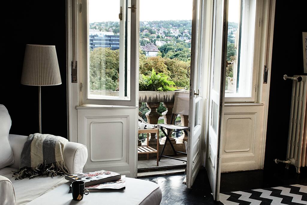 Balcony with Park view