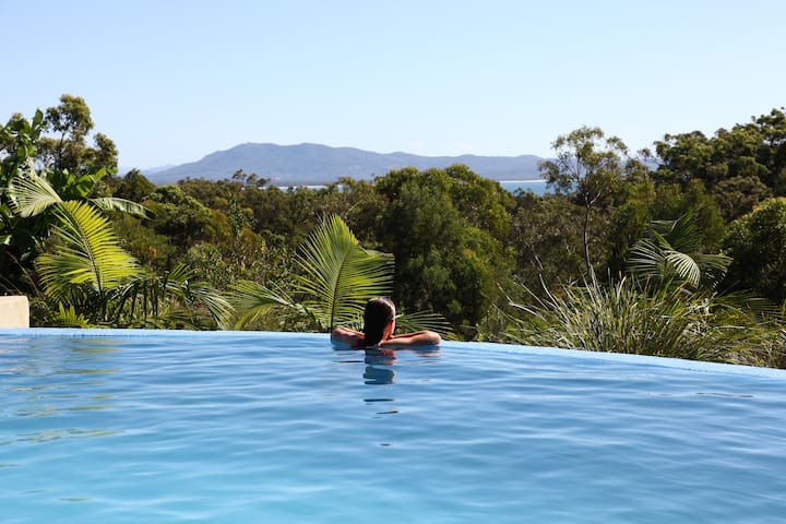 Sandy Toes Retreat “Hapinni”