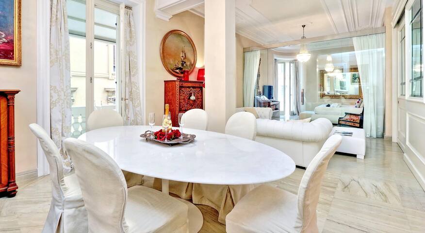 Spanish Steps Luxury House gallery image 5