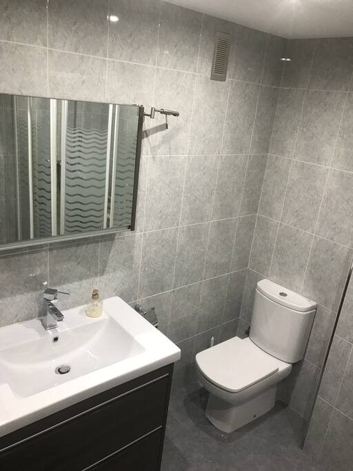 complet bathroom - water