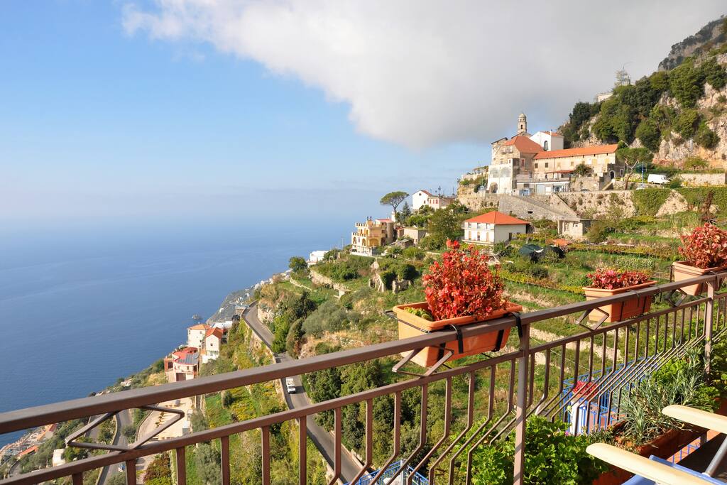 Vista mare dalla casa