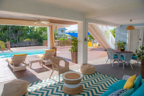 Beach Cottage with pool, Dock and beach access