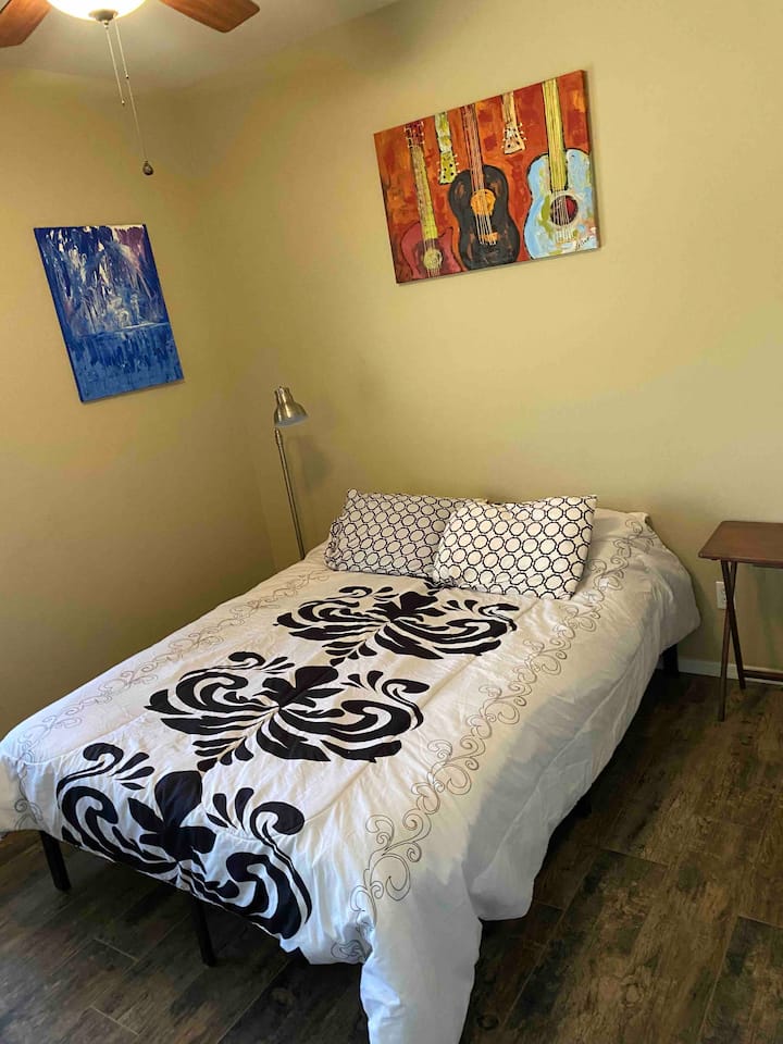 Dormitorio 3 camas tamaño queen nuevas.