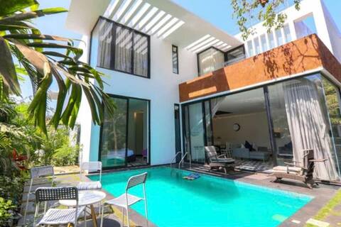 Dream catcher 3 bedroom luxury villa with Genset