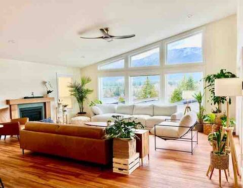 Lake House Retreat with Boat Slip!