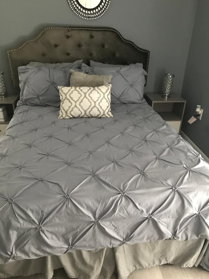 სრული საწოლი ოთახი