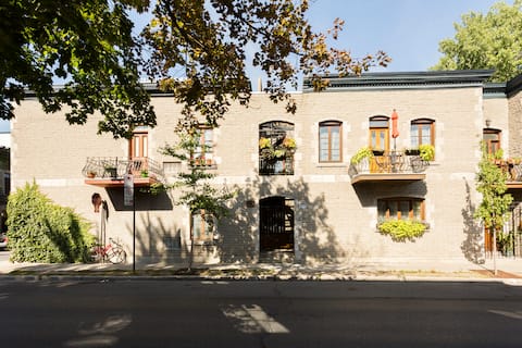 Feel at home in our 2-Story townhouse, Plateau