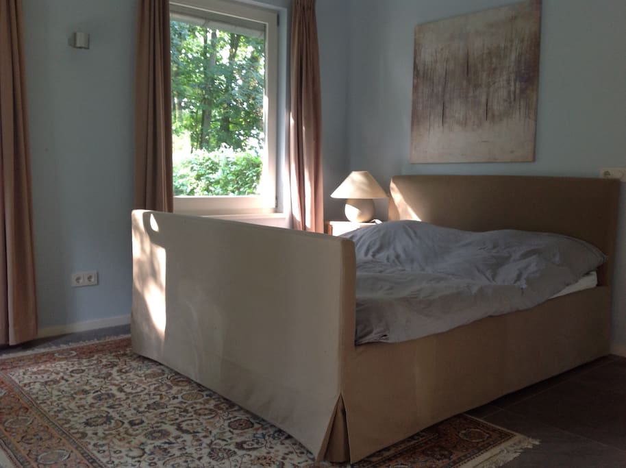Guest room with double bed