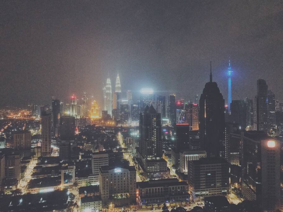 37th Floor view. Access to this with your bookings!