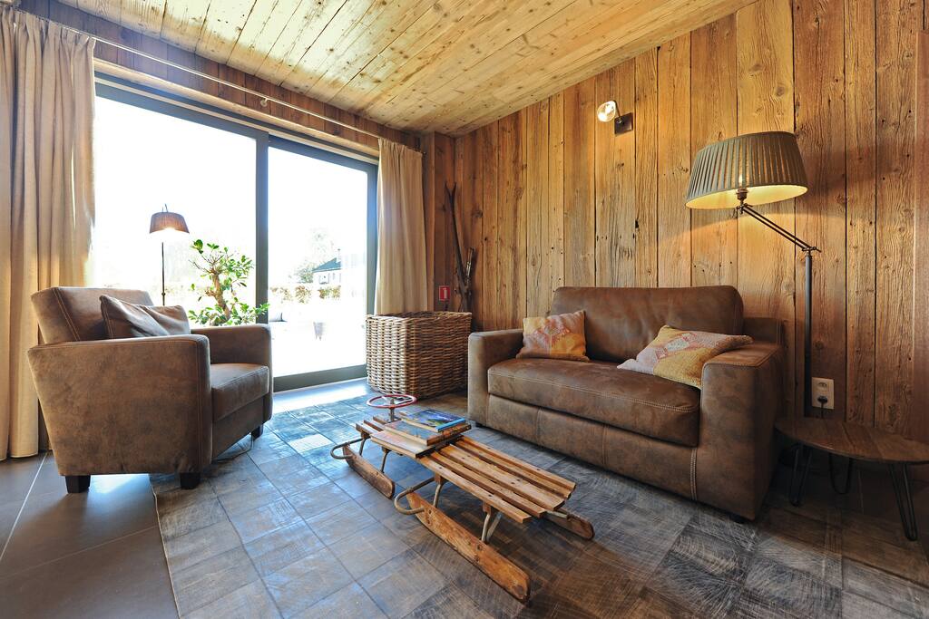 Salon, bardage en bois