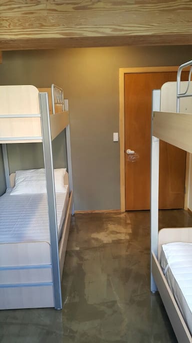 #202호_Room No.2_Quadruple_Dormitory