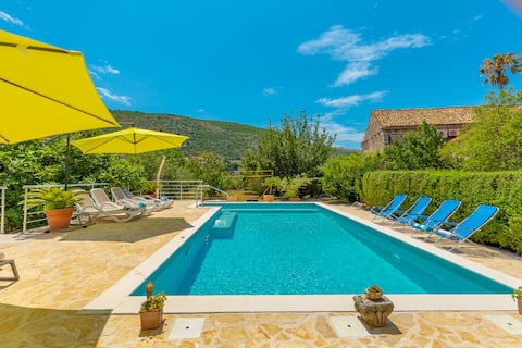 Successful Airbnb property: Villa Renaissance Garden Dubrovnik · heated pool in Mokošica