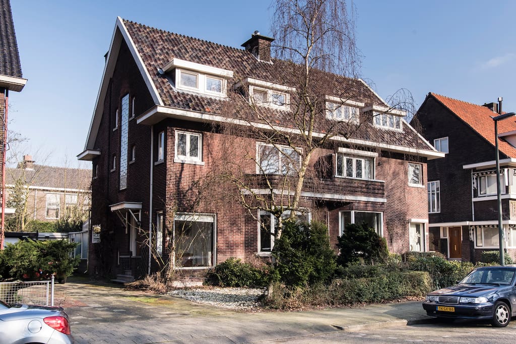 vooraanzicht Villa Dirkzwager