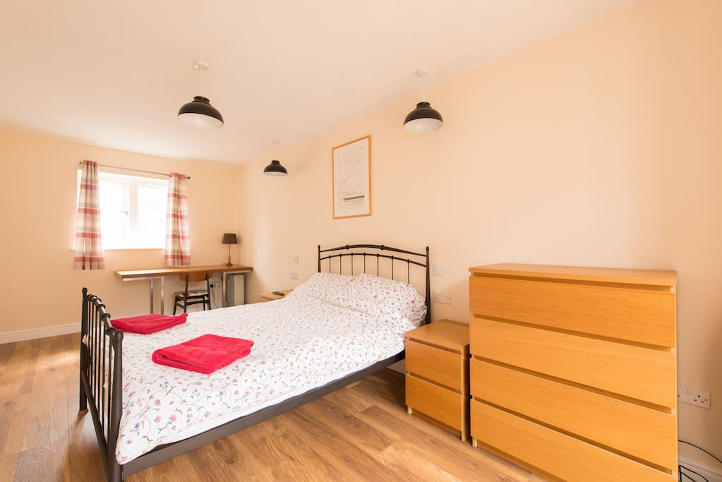 Bedroom 6 - Ground Floor en suite