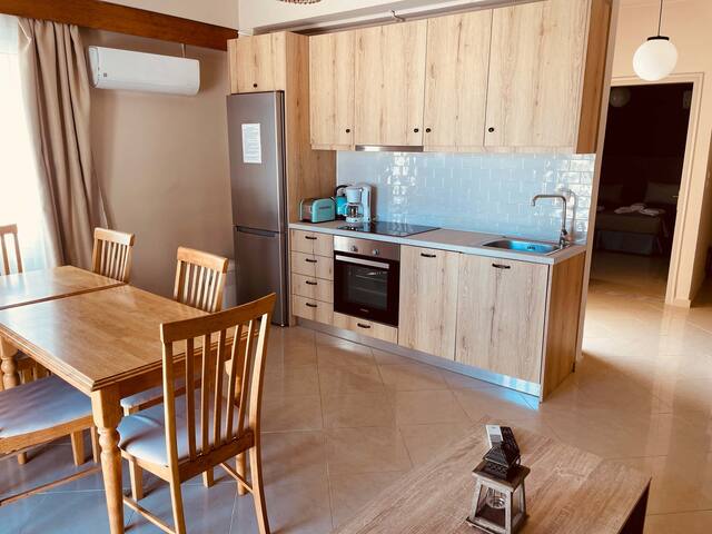 Quest Star Villa – 20meters to beach. Sleeps 8. gallery image 3