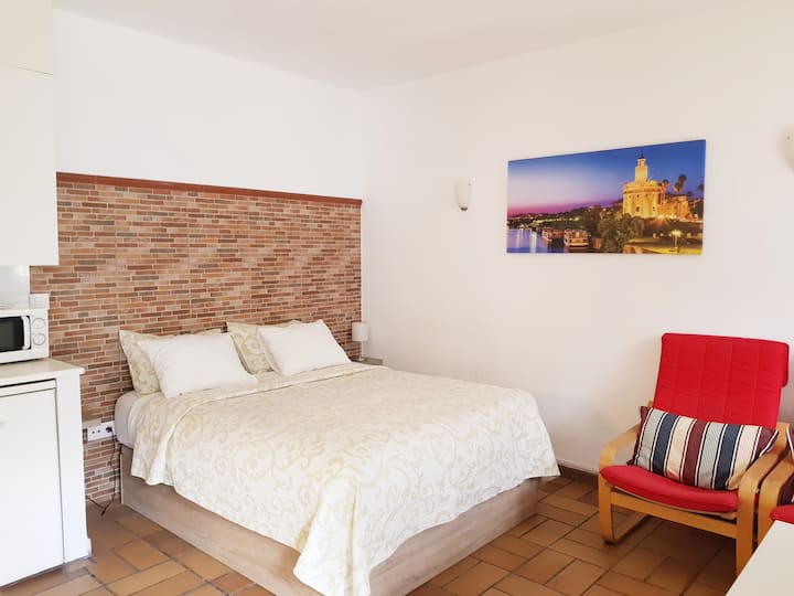 Corral Del Conde, Casa Del Siglo Xvi - Seville