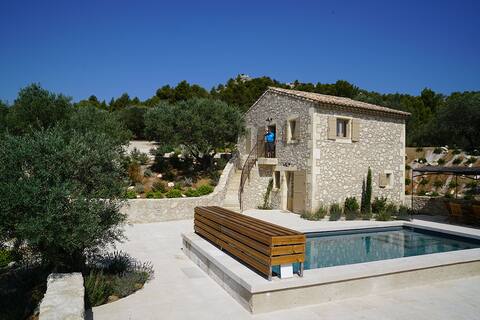 Amazing Provençal "Mas" in an exclusive location.