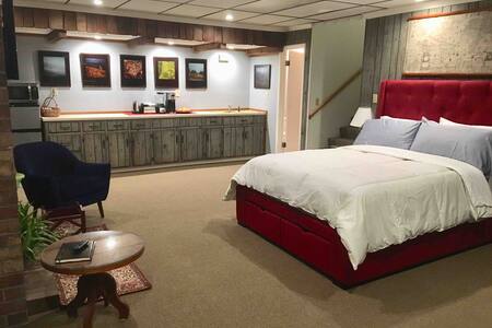 Private bath & entrance, STRICTcleaningProtocol.