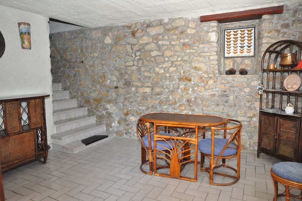Hall d'entrée au rez de chaussée.