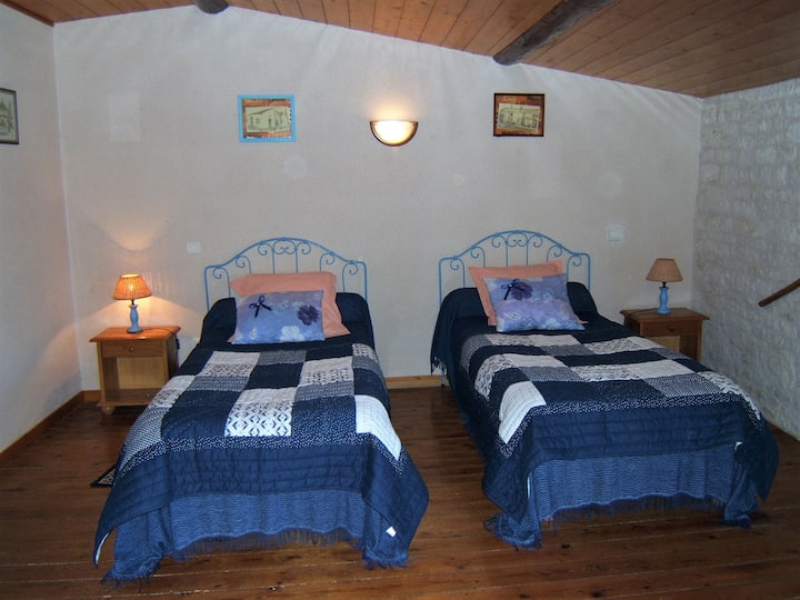 Blauwe kamer ( 3 x 90 cm bedden)