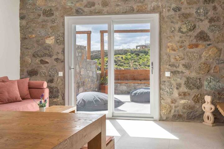 IKADE Mykonos II, 2 BR @ 2 bathrooms gallery image 4