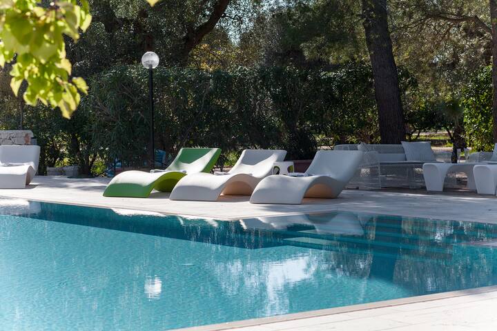 Abbasciu a villa set in a 10 acres olive grove