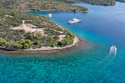 Popular Airbnb listing: Vacation house Punta sunca in Grad Stari Grad