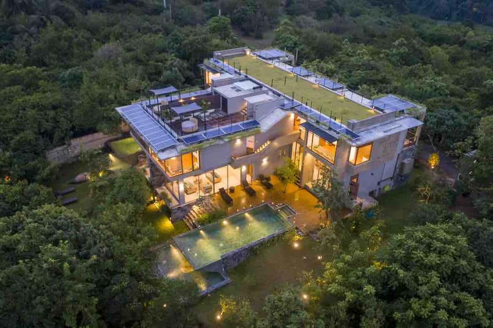 Top-earning Airbnb listing in Rumassala, 6 bedrooms