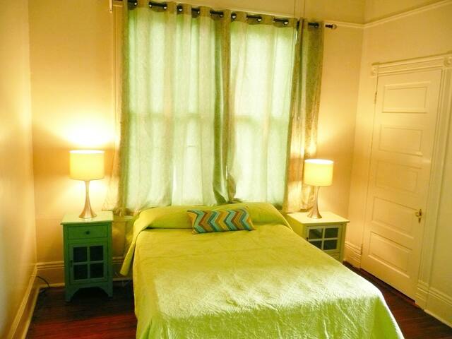 Hidden Treasure for large groups 15 min. from FQ. gallery image 3