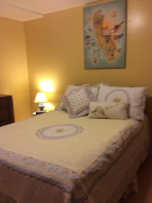 Bedroom. Can see corn or of dresser as in previous pic.