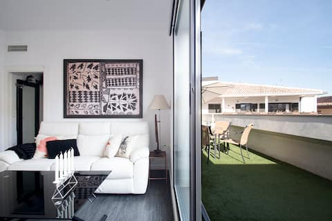 Popular Airbnb listing: Granada Cathedral Penthouse ( with parking) in Granada