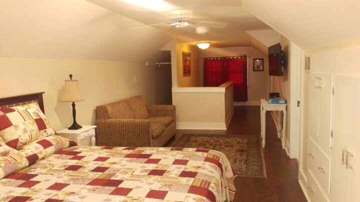 The Loft with pull-out couch