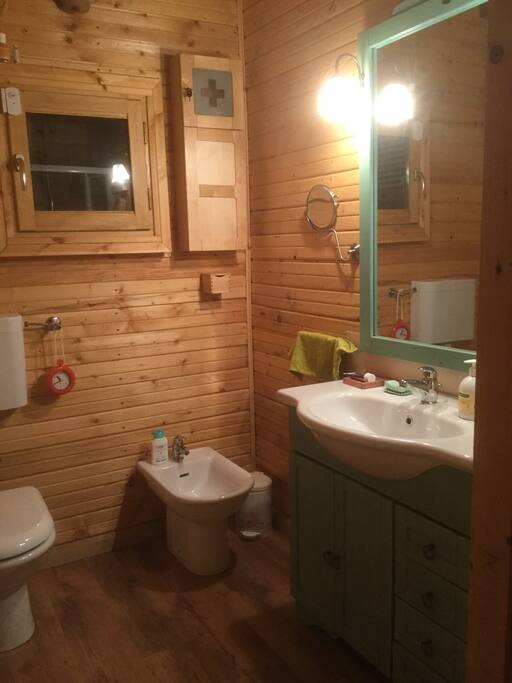 Bagno con doccia