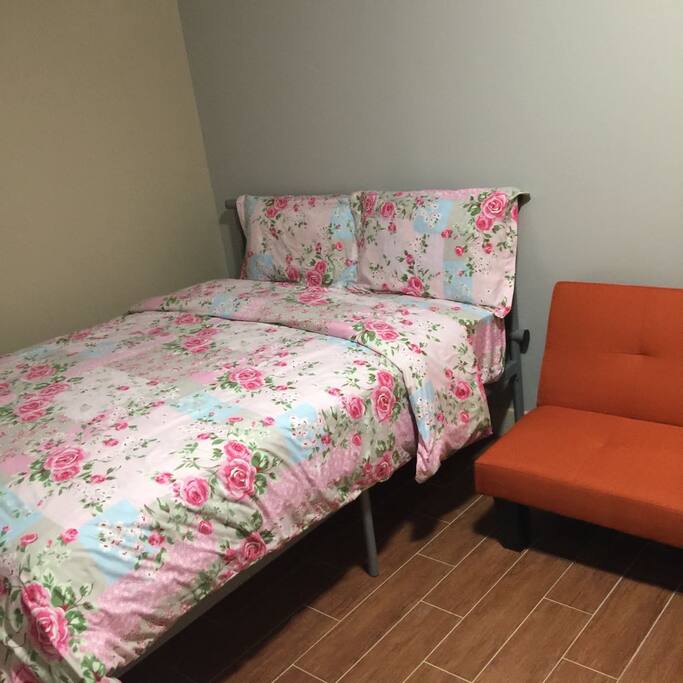 queen and sofa
