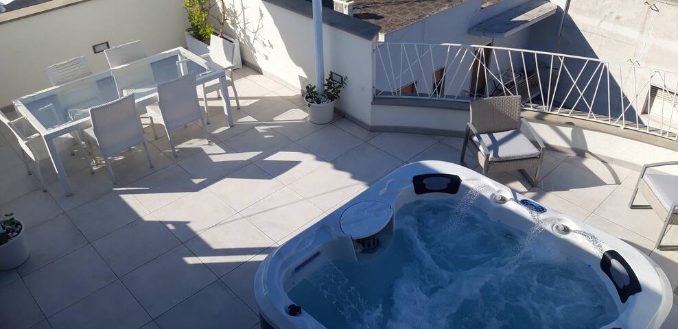 APPARTAMENTI porta mare- Blu, terrazza e idromassa