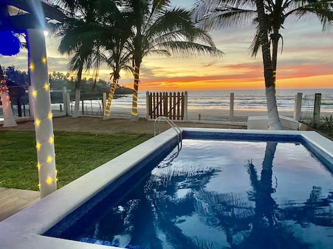 Beautiful views of the sea and a beautiful house:6672110997