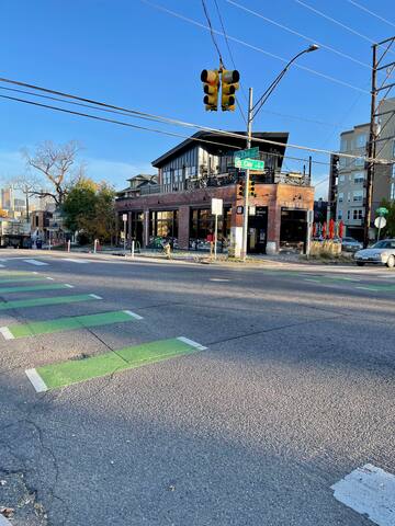 Modern & Spotless Townhouse Near Denver Downtown gallery image 5