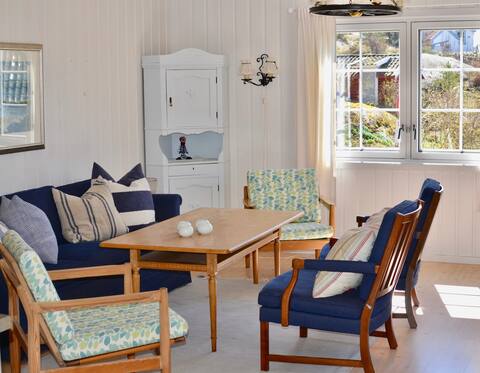 Charming cabin by the sea