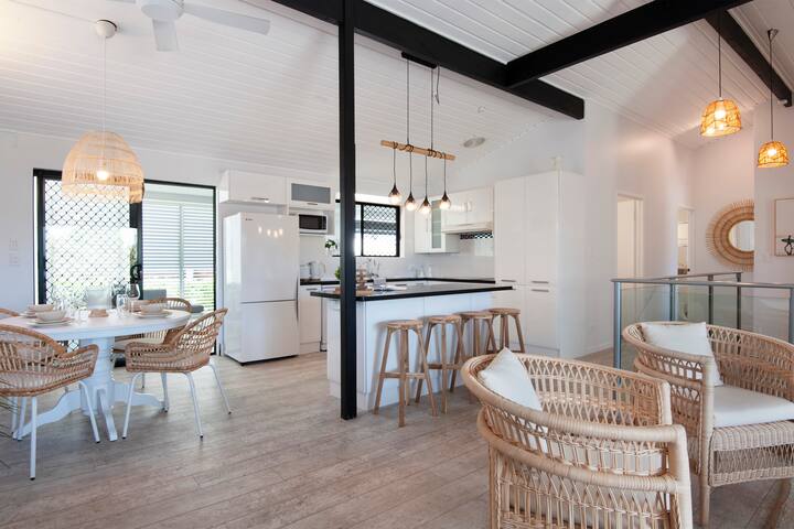 Beachside Home, Cartwright Lighthouse, Shopping gallery image 2