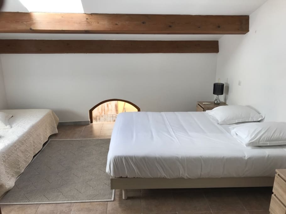 chambre double et lit simple
