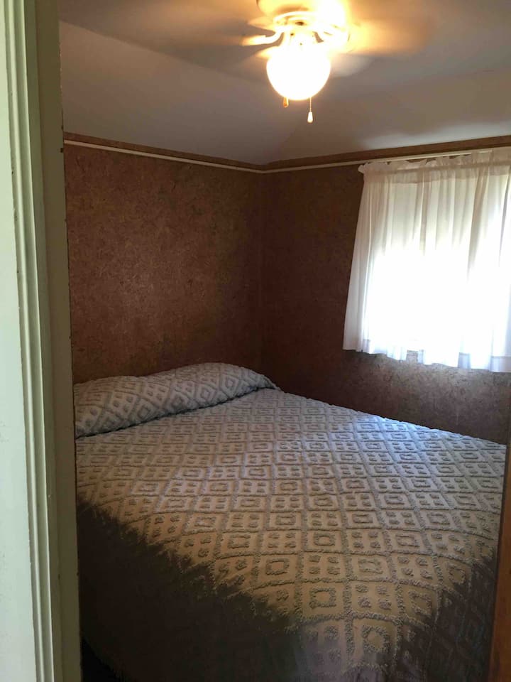 საძინებელი 1