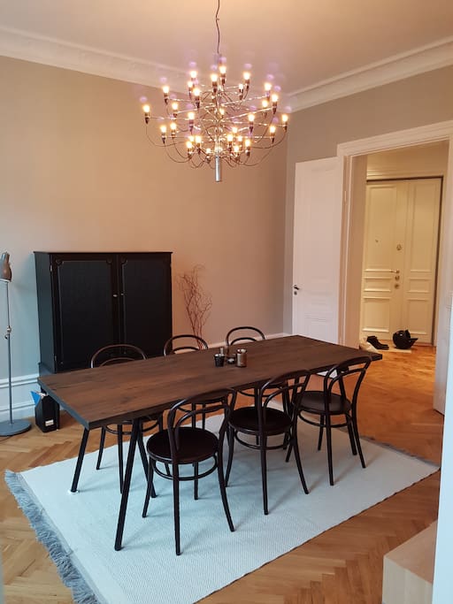 Dining room for 8-10